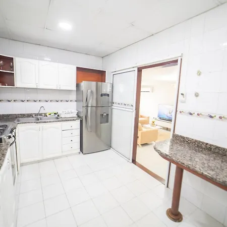 Apartamento Big Private House With Jacuzzi, Patio, 4 Br
