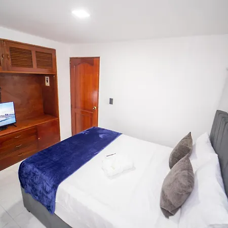 Big Private House With Jacuzzi, Patio, 4 Br Cartagena