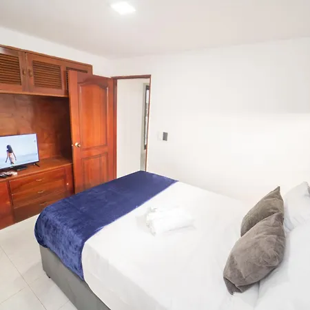 Big Private House With Jacuzzi, Patio, 4 Br Apartment Cartagena