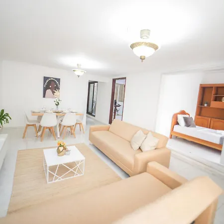 Big Private House With Jacuzzi, Patio, 4 Br Apartment *