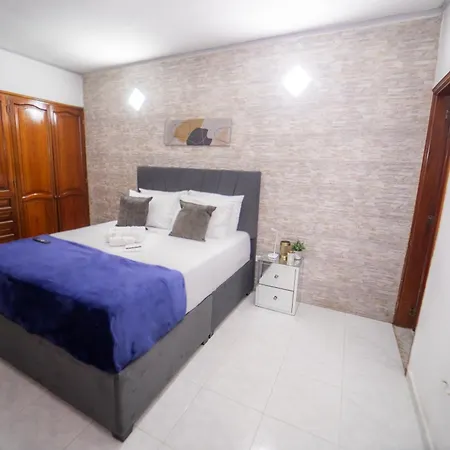 Big Private House With Jacuzzi, Patio, 4 Br
