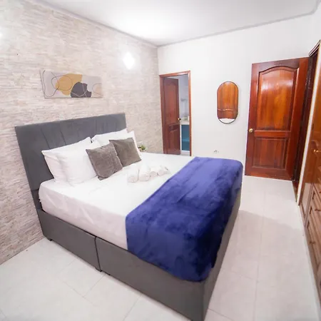 Apartment Big Private House With Jacuzzi, Patio, 4 Br